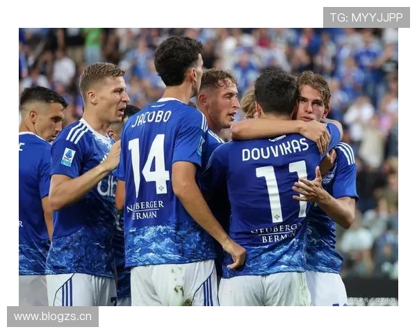 切尔西位置重叠严重，阵容优化受限，当前阶段战术调整面临挑战