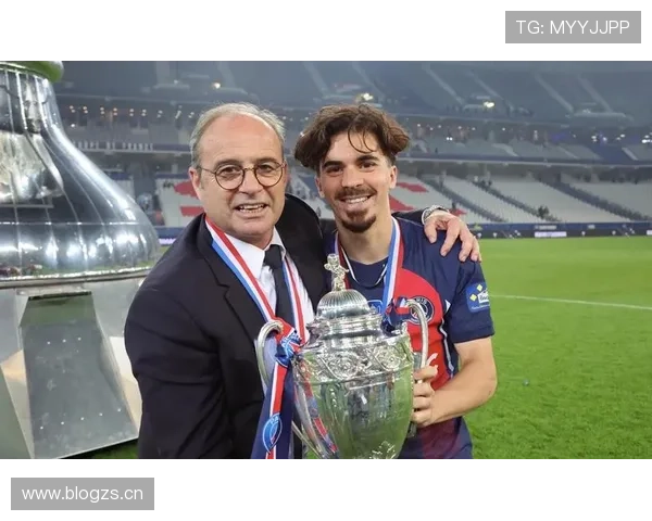 维蒂尼亚:从波尔图青训到巴黎中场核心的崛起解析 维蒂尼亚:从波尔图青训到巴黎中场核心的崛起解析