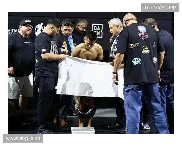 徐灿今天穿了几千块的跑鞋，跟他平时吃泡面日常太矛盾了吧！